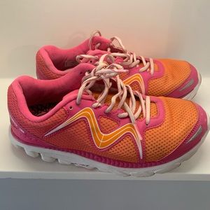 BMT SNEAKERS. HEALTHY WALKING